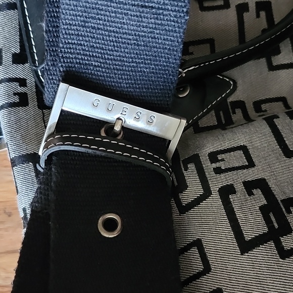 GUESS duffle bag, 2004 ish year - Picture 2 of 3